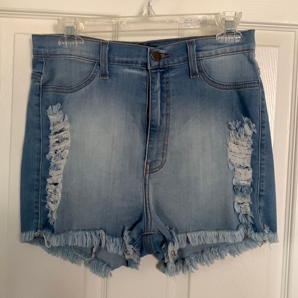XL ripped jean shorts